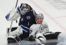 Jets dethrone Kings